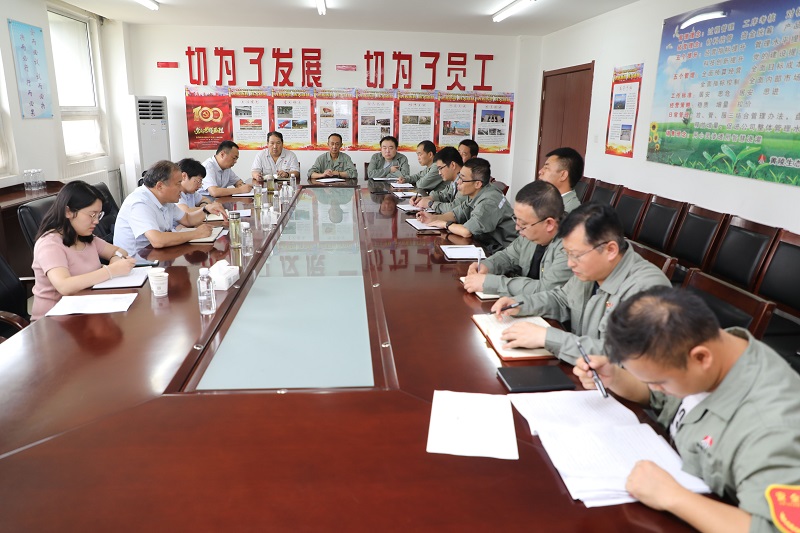 公司副總經(jīng)理時(shí)啟林一行到黃陵公司開(kāi)展安全會(huì )議精神宣貫暨安全環(huán)保督導工作
