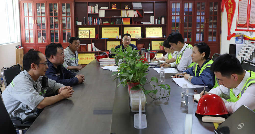 杜永康一行到富平公司進(jìn)行專(zhuān)項檢查調研