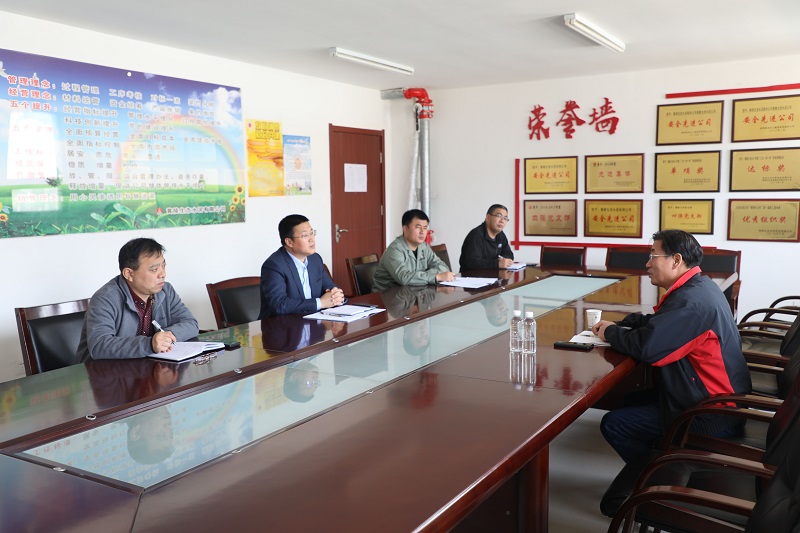 凝聚轉型信心 匯聚前行力量——公司黨委副書(shū)記、工會(huì )主席仝迎春深入黃陵公司調研指導工作