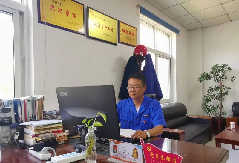 漢中公司楊釗：讓“黨旗”在銷(xiāo)售一線(xiàn)高高飄揚