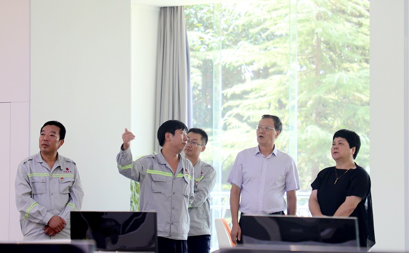 陜煤集團黨委委員、總會(huì )計師楊璇到富平公司調研