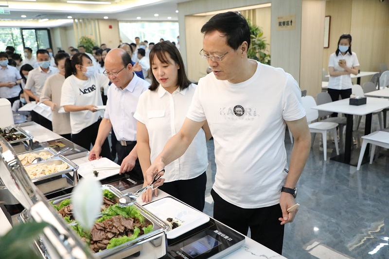 生態(tài)水泥公司“華山印象”職工智慧餐廳正式營(yíng)業(yè)啦！