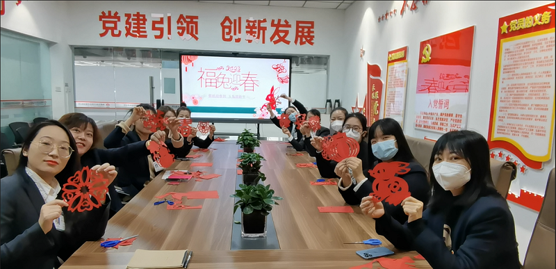 物貿公司：剪紙迎新春 玉兔迎新年