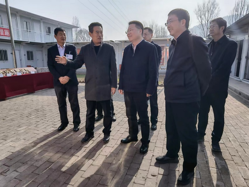 延安市市委副書(shū)記、市長(cháng)嚴漢平一行到黃陵新材公司調研指導工作
