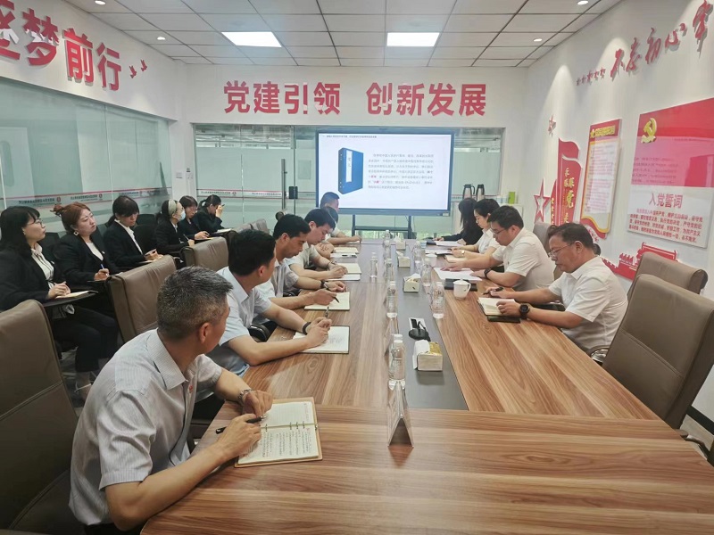 陜西建材科技公司副總經(jīng)理郭正亮到物貿公司講專(zhuān)題黨課