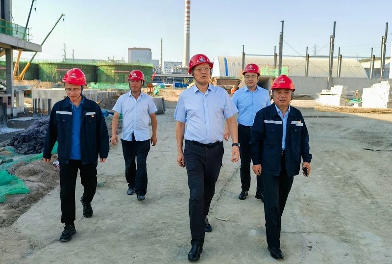 抓工期 控成本 保安全 聚合力——陜西建材科技公司黨委書(shū)記、董事長(cháng)張超暉到神木恒穩公司調研指導工作