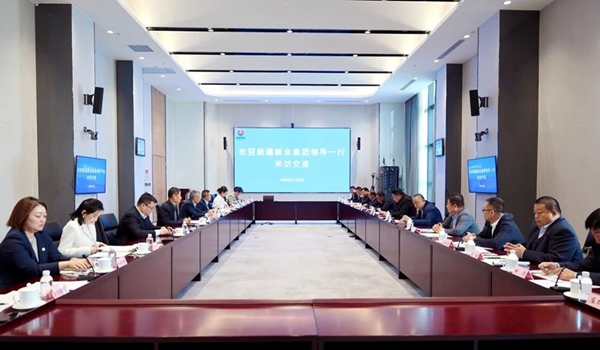 新疆新業(yè)集團黨委書(shū)記、董事長(cháng)萬(wàn)征一行到陜煤集團座談交流