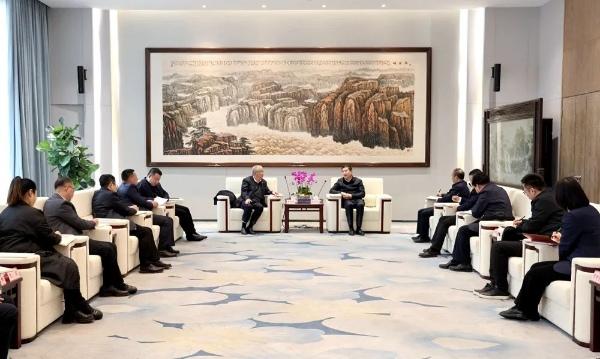 張文琪會(huì )見(jiàn)隆基綠能科技股份有限公司創(chuàng  )始人、總裁李振國一行